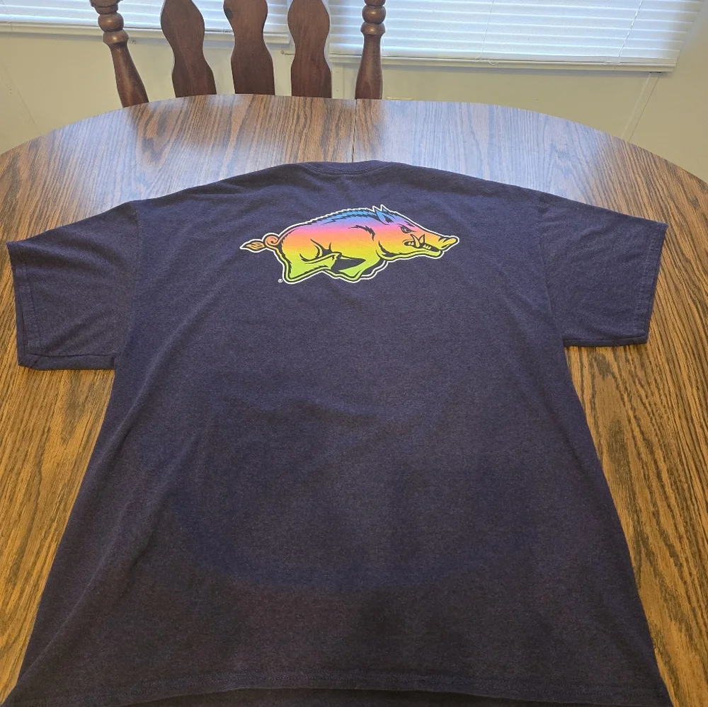 Arkansas Razorbacks Tshirt - Picture 4 of 5
